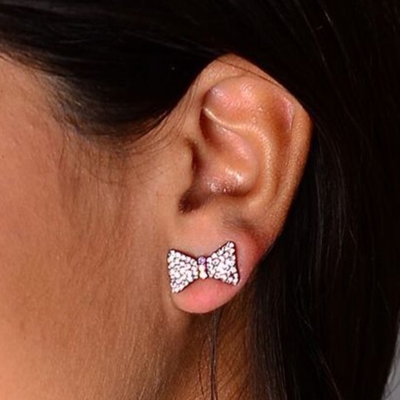 Amrita Singh Bow Tie stud earrings - Picture 2 of 4